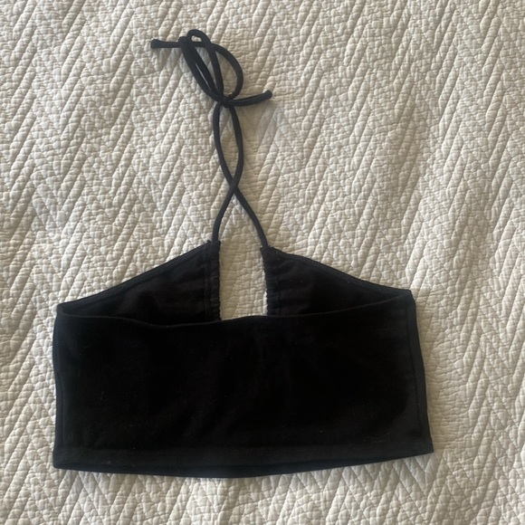 Garage cropped going out top. - Picture 3 of 3